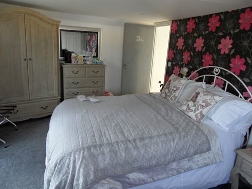 Houseboat Harbourside View Bed & Breakfast 4*