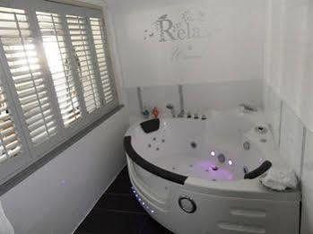 Houseboat Harbourside View Bed & Breakfast 4*